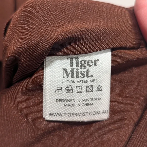 NWT Tiger Mist Chocolate Brown One-Shoulder Pia Dress Small/US 4 Chic - Picture 8 of 11